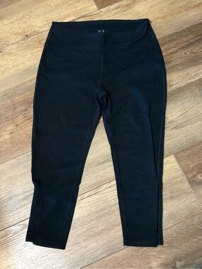 Gap Fit Black High-Waist Capri Leggings